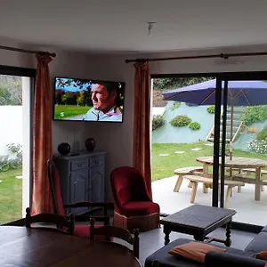  Hébergement de vacances Les Embruns Jardin
